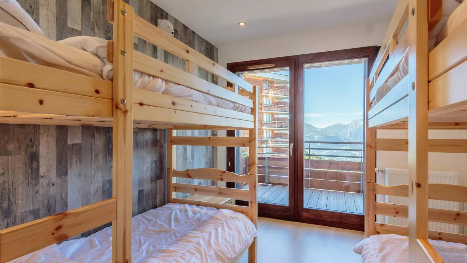 Appartement Moderne Avec Balcon A La Plagne Centre, Proche Des Commerces - Fr-1-351-210 0*, La Plagne-Tarentaise